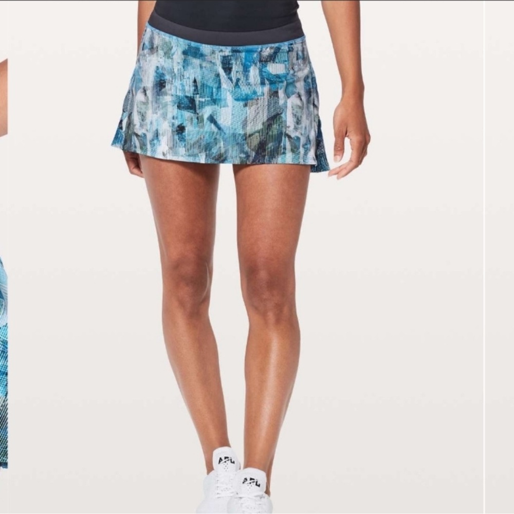 Lululemon Play Off The Pleats Skirt Sun Dazed Multi Blue / Super Dark